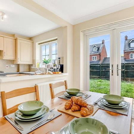 Silver Stag Properties, 3 Bedroom W Parking And Garden Smisby Exterior foto